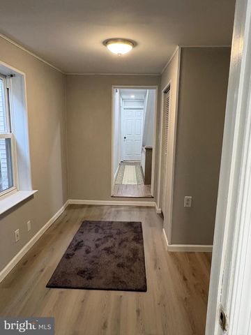 1103 W MARKET ST, Pottsville, PA 17901