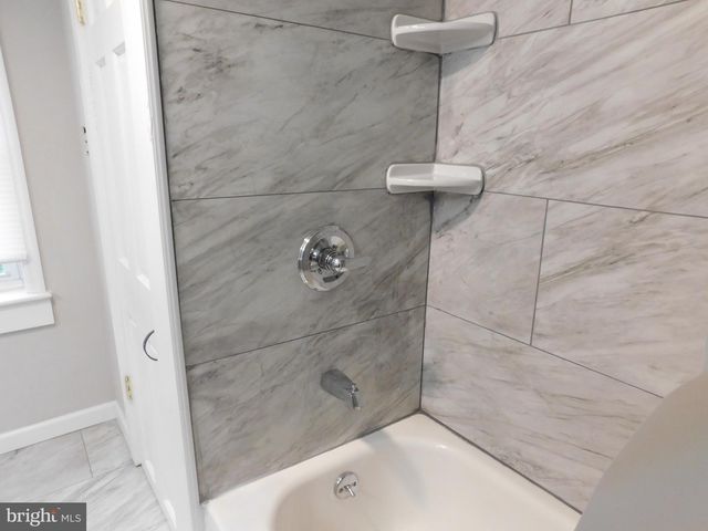 1103 W MARKET ST, Pottsville, PA 17901