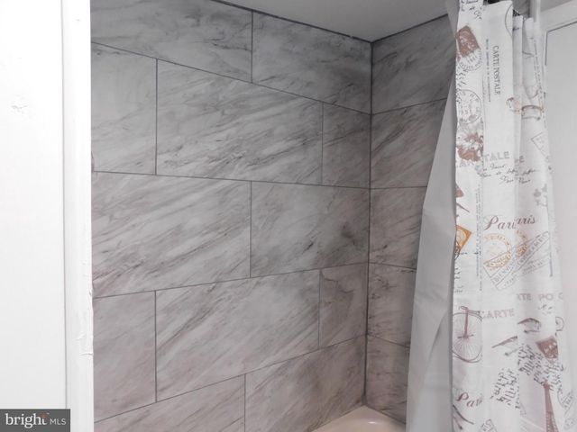 1103 W MARKET ST, Pottsville, PA 17901