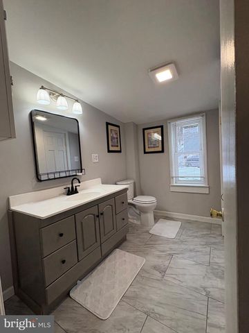 1103 W MARKET ST, Pottsville, PA 17901