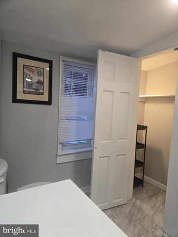 1103 W MARKET ST, Pottsville, PA 17901