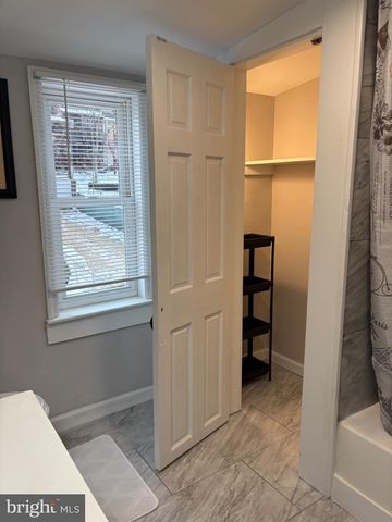 1103 W MARKET ST, Pottsville, PA 17901