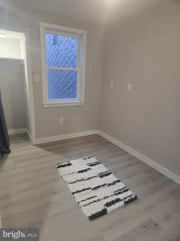 1103 W MARKET ST, Pottsville, PA 17901