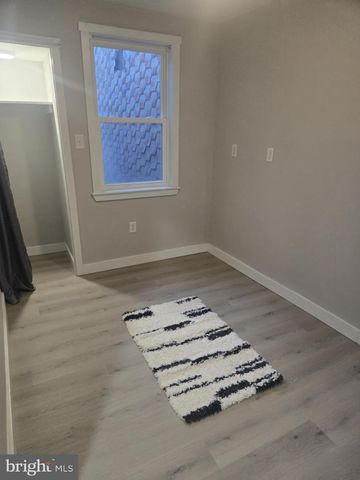 1103 W MARKET ST, Pottsville, PA 17901