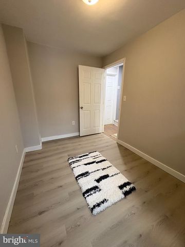 1103 W MARKET ST, Pottsville, PA 17901