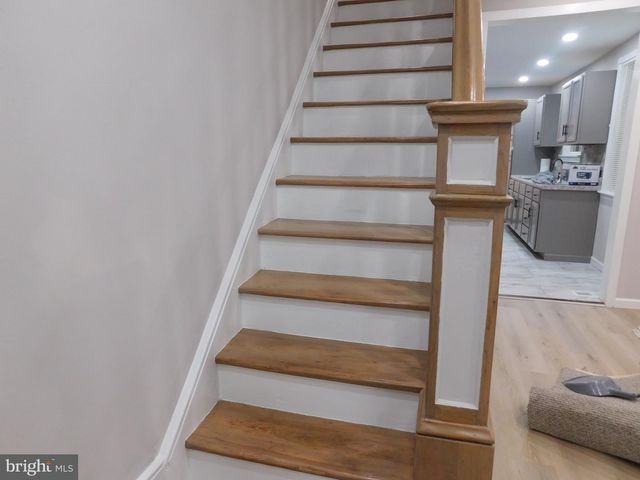 1103 W MARKET ST, Pottsville, PA 17901