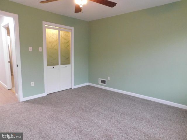 1103 W MARKET ST, Pottsville, PA 17901