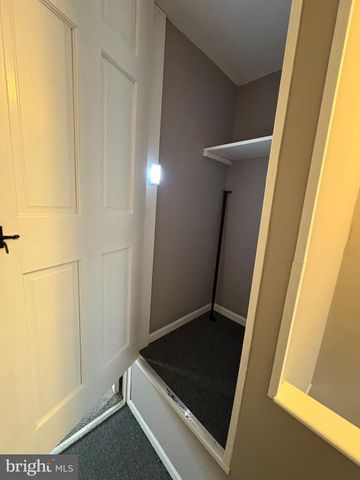 1103 W MARKET ST, Pottsville, PA 17901