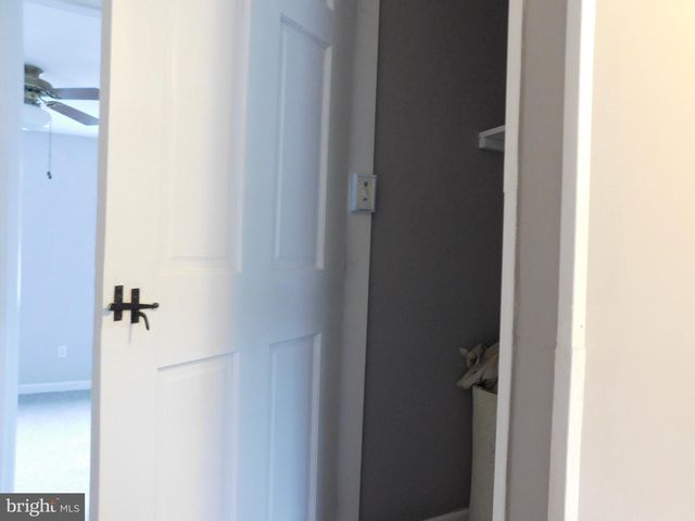 1103 W MARKET ST, Pottsville, PA 17901