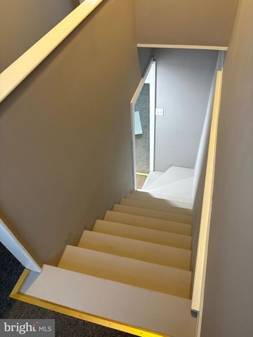 1103 W MARKET ST, Pottsville, PA 17901