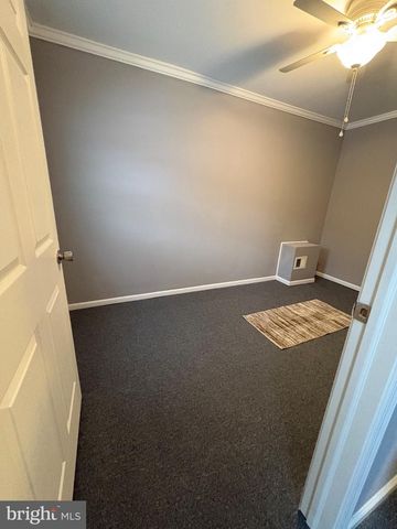 1103 W MARKET ST, Pottsville, PA 17901