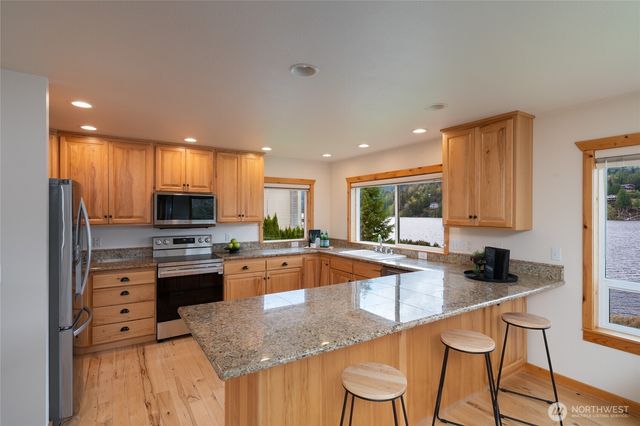 18304 South West View Road, Mount Vernon, WA 98274