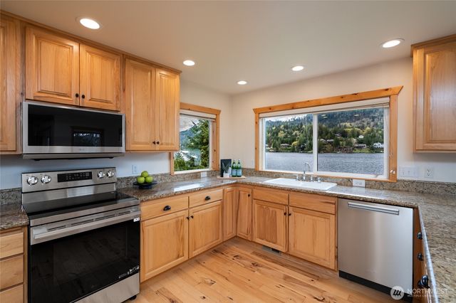 18304 South West View Road, Mount Vernon, WA 98274