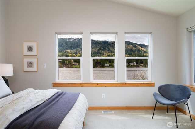 18304 South West View Road, Mount Vernon, WA 98274