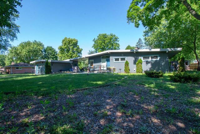 3325 Wilshire ROAD, Brookfield, WI 53045