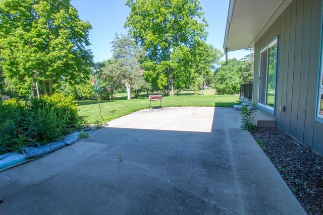 3325 Wilshire ROAD, Brookfield, WI 53045