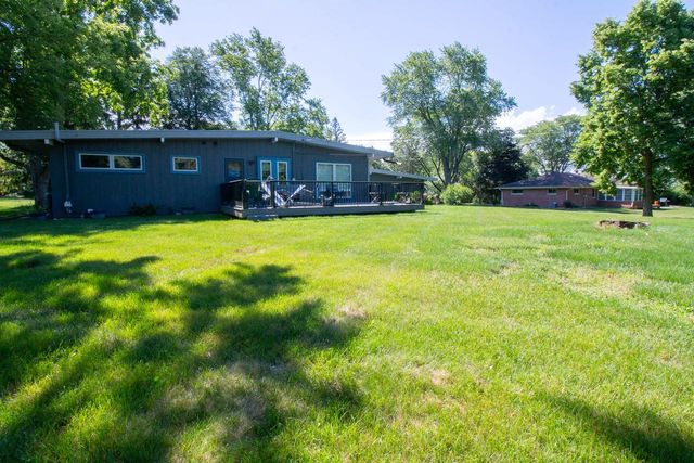 3325 Wilshire ROAD, Brookfield, WI 53045