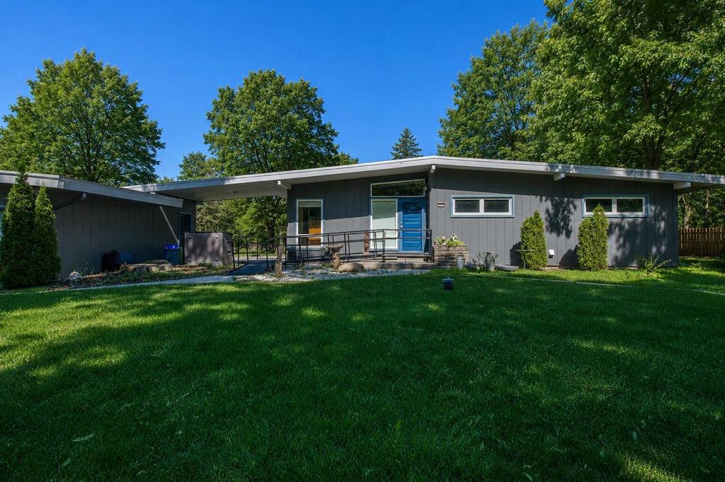 3325 Wilshire ROAD, Brookfield, WI 53045