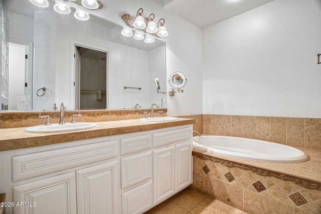 3432 E LIONS Street, Phoenix, AZ 85018