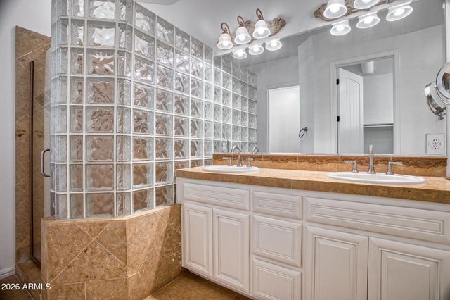 3432 E LIONS Street, Phoenix, AZ 85018