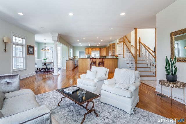 35 Coach Light Drive, Woodbury, CT 06798