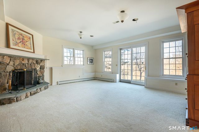 35 Coach Light Drive, Woodbury, CT 06798