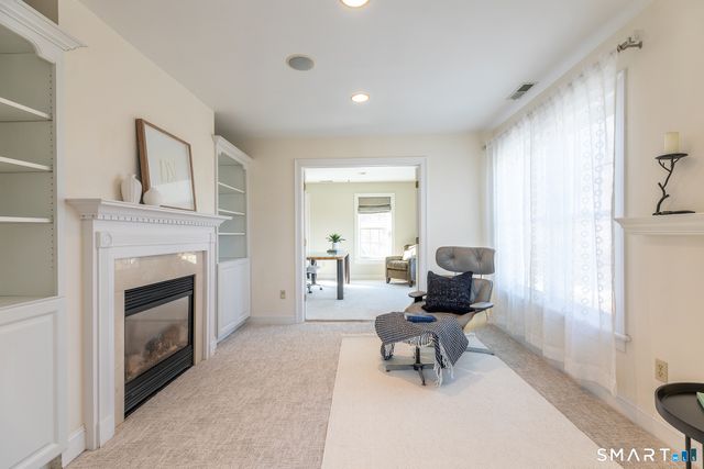 35 Coach Light Drive, Woodbury, CT 06798