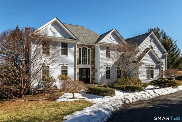 35 Coach Light Drive, Woodbury, CT 06798