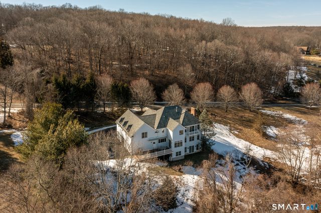 35 Coach Light Drive, Woodbury, CT 06798