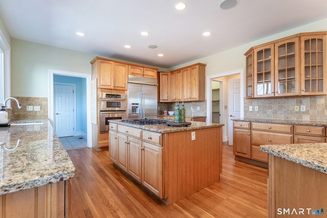 35 Coach Light Drive, Woodbury, CT 06798