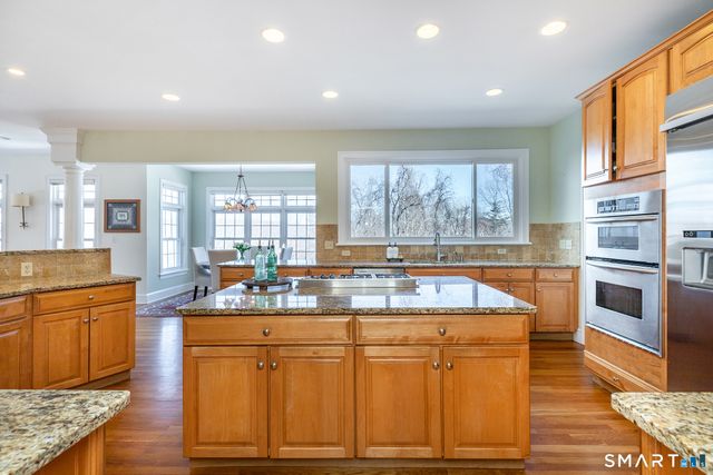 35 Coach Light Drive, Woodbury, CT 06798