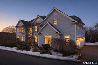 35 Coach Light Drive, Woodbury, CT 06798