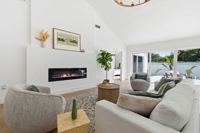 198 Ridge Road, Jupiter, FL 33477