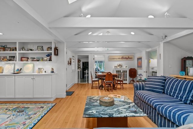 718 Bellevue Ave. 5, Newport, RI 02840