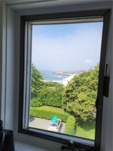 718 Bellevue Ave. 5, Newport, RI 02840