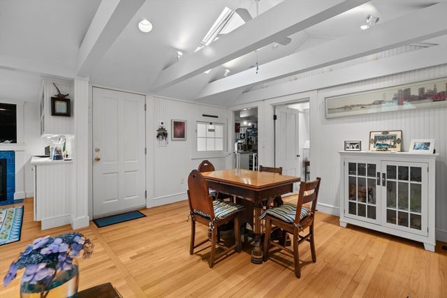 718 Bellevue Ave. 5, Newport, RI 02840