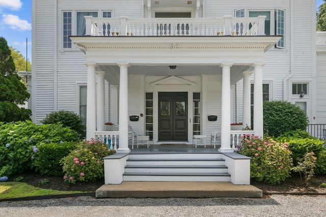 718 Bellevue Ave. 5, Newport, RI 02840