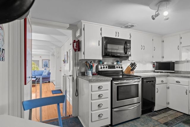 718 Bellevue Ave. 5, Newport, RI 02840