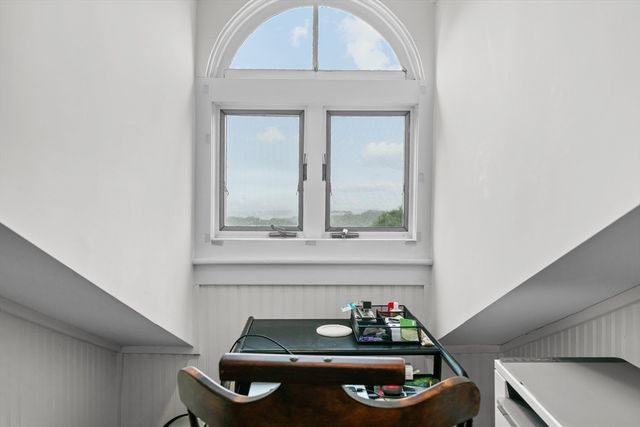 718 Bellevue Ave. 5, Newport, RI 02840