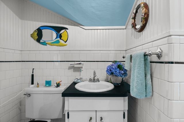 718 Bellevue Ave. 5, Newport, RI 02840