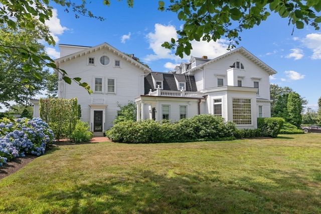 718 Bellevue Ave. 5, Newport, RI 02840