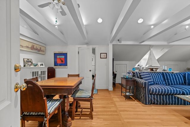 718 Bellevue Ave. 5, Newport, RI 02840