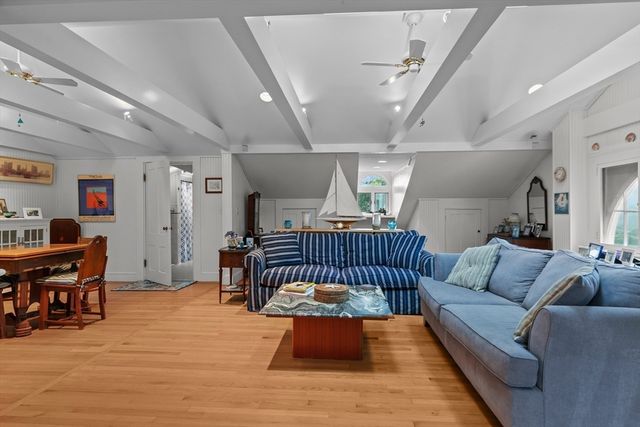 718 Bellevue Ave. 5, Newport, RI 02840