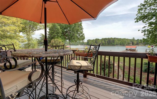 3002 Lake Shore Road S, Denver, NC 28037