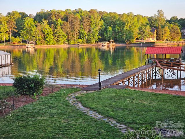 3002 Lake Shore Road S, Denver, NC 28037