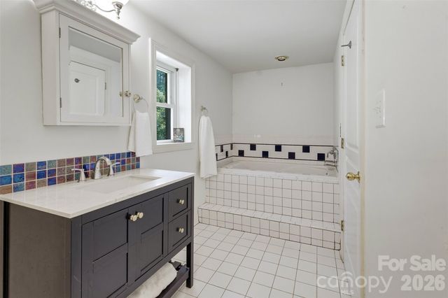 3002 Lake Shore Road S, Denver, NC 28037
