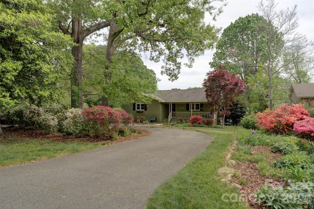 3002 Lake Shore Road S, Denver, NC 28037