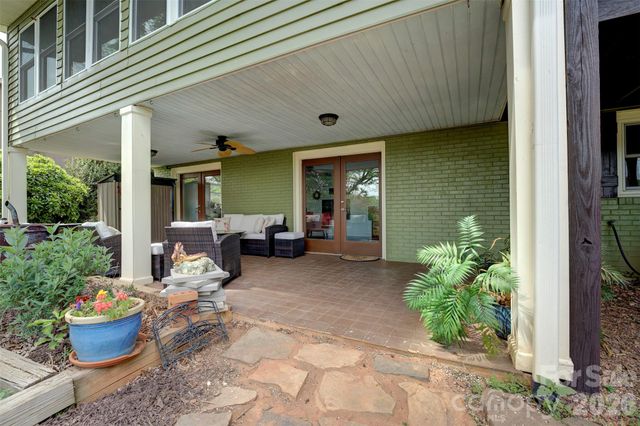 3002 Lake Shore Road S, Denver, NC 28037