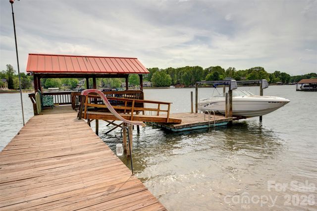 3002 Lake Shore Road S, Denver, NC 28037