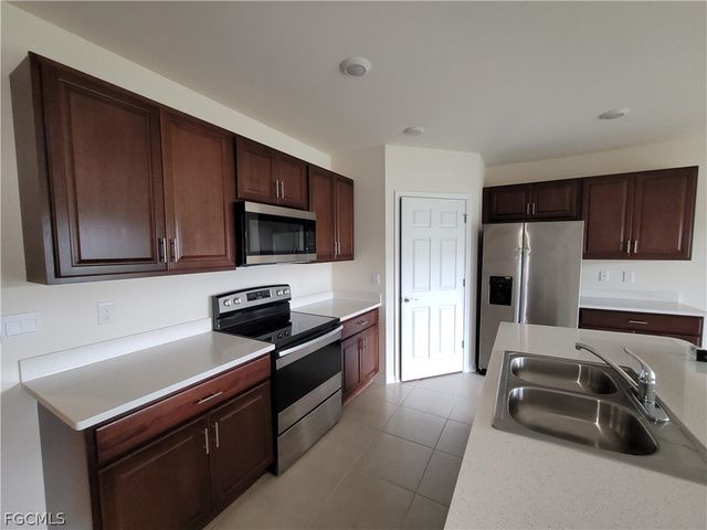 337 SW 30th AVE, Cape Coral, FL 33991